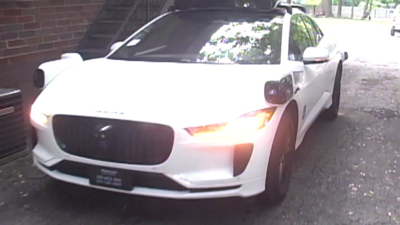 Waymo Blocks Neighbor's Door: 39-Minute Movie Preview