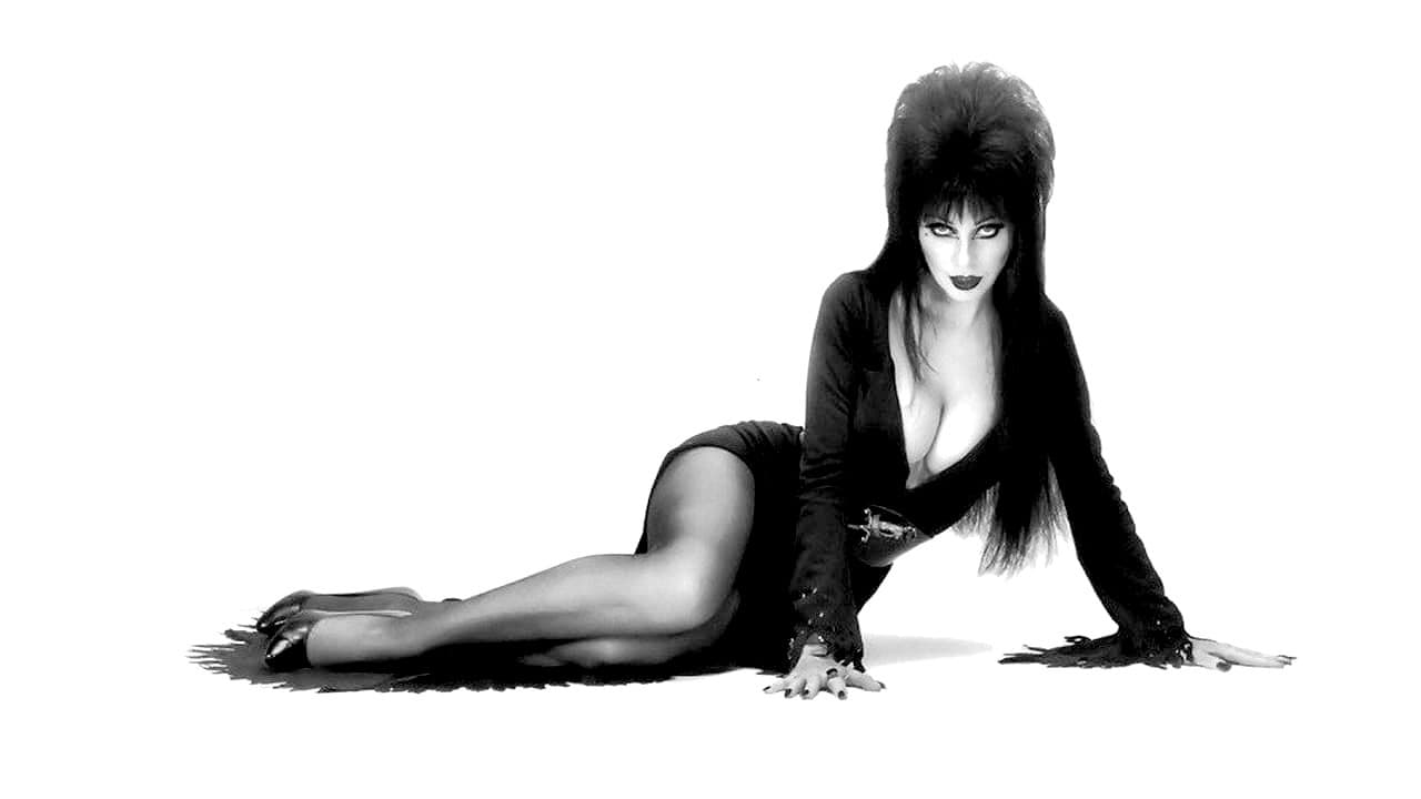 Elvira: Mistress of the Dark still 6