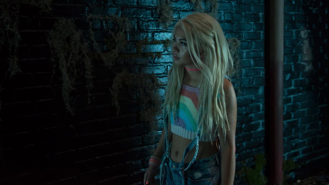 XOXO still 3