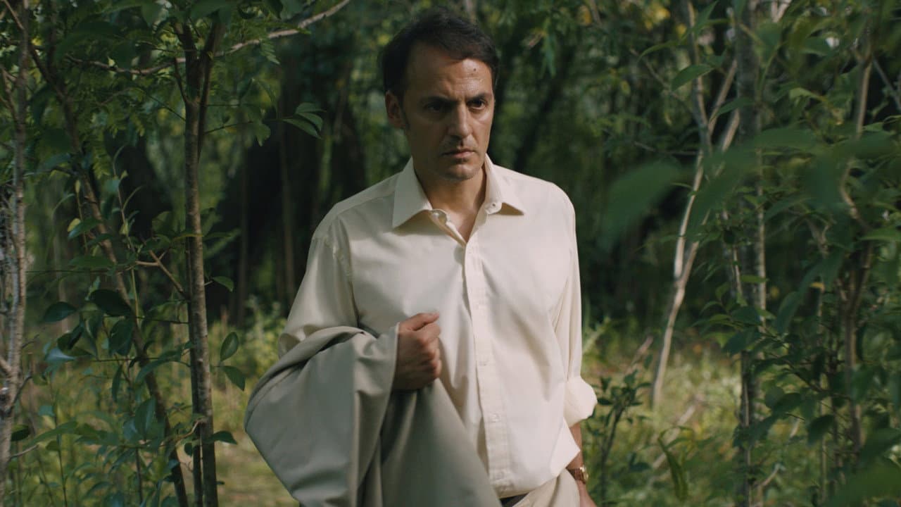 Azor still 2