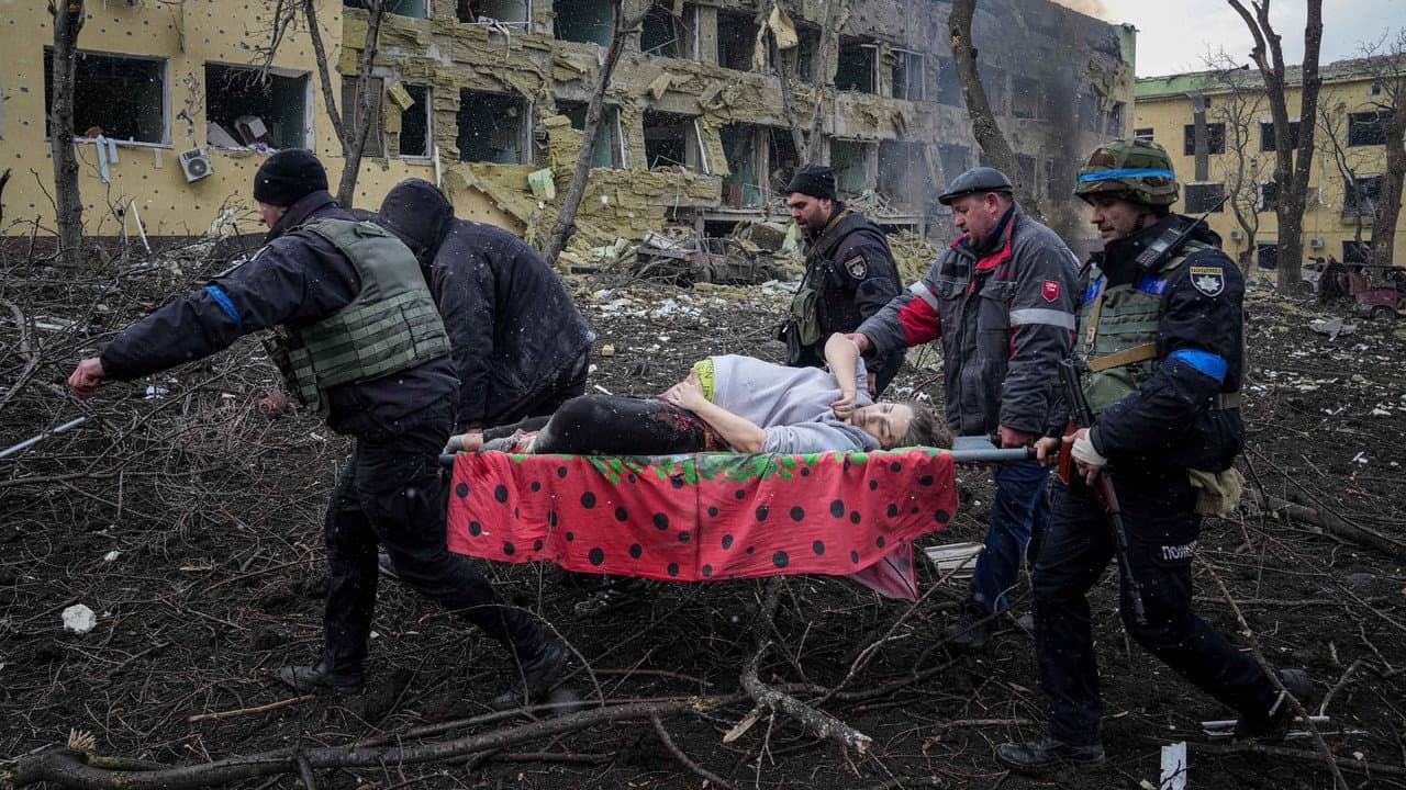 20 Days in Mariupol still 5