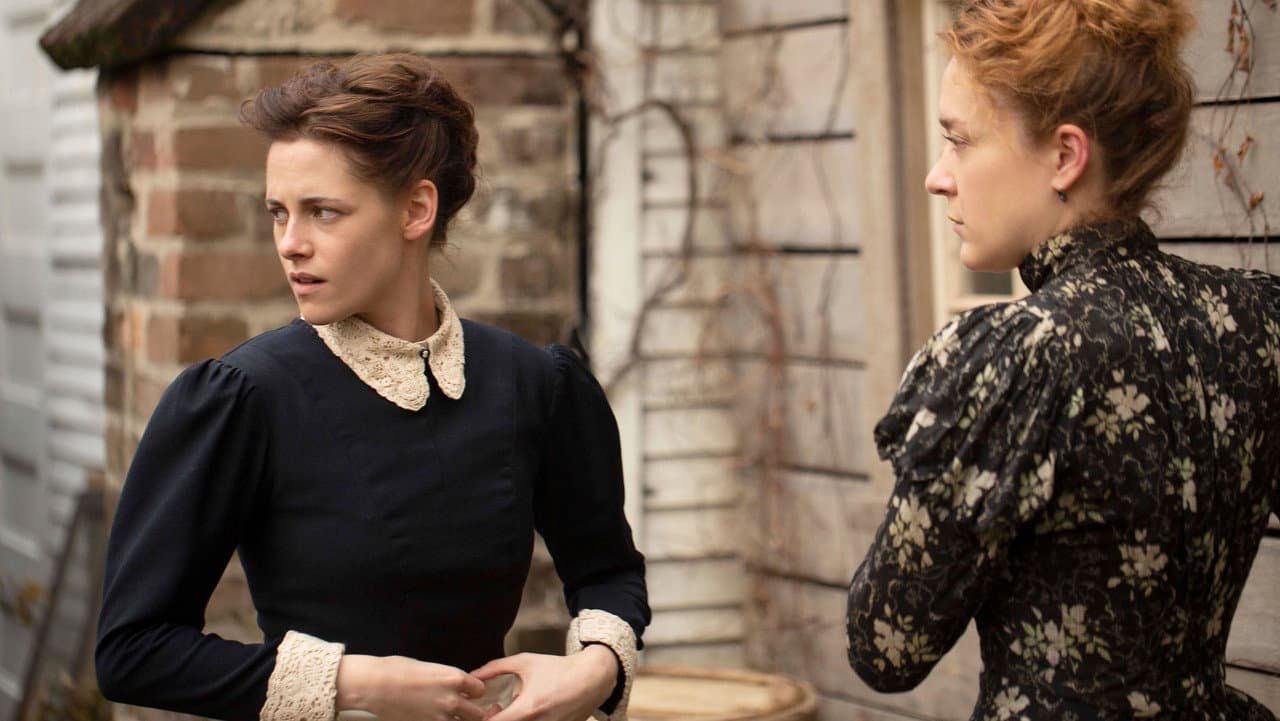 Lizzie still 4