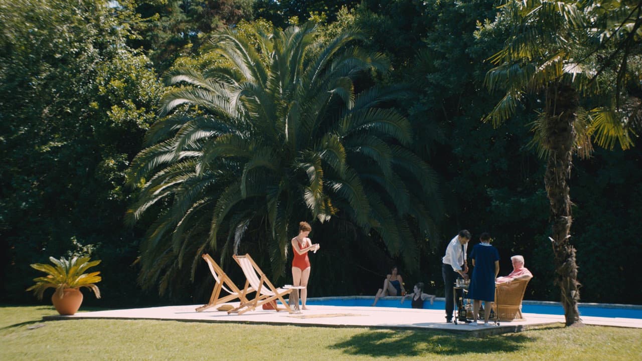Azor still 4