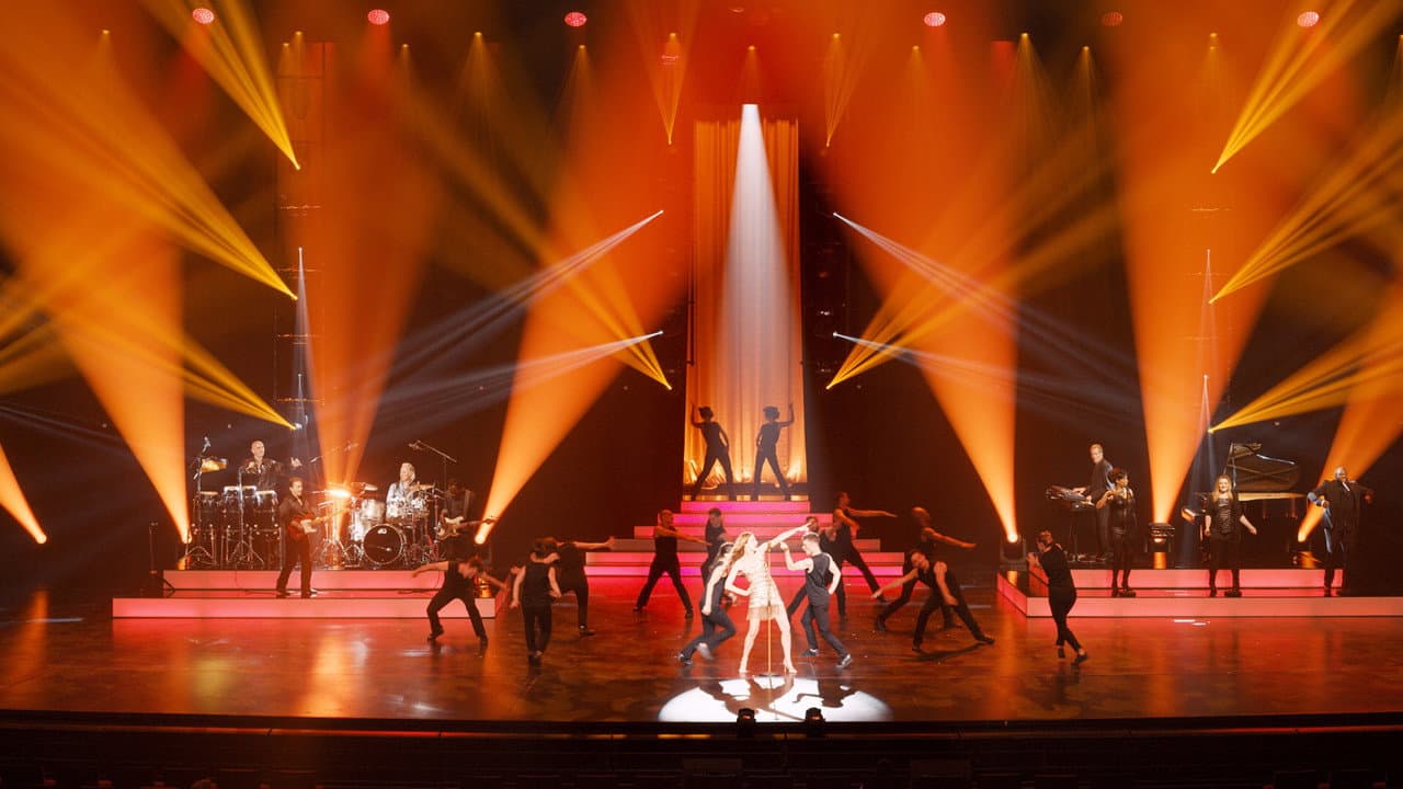 Aline still 5