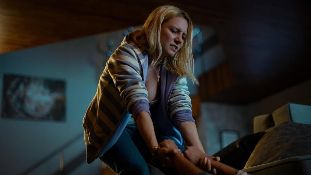 Elize: Shadows of a Woman still 2