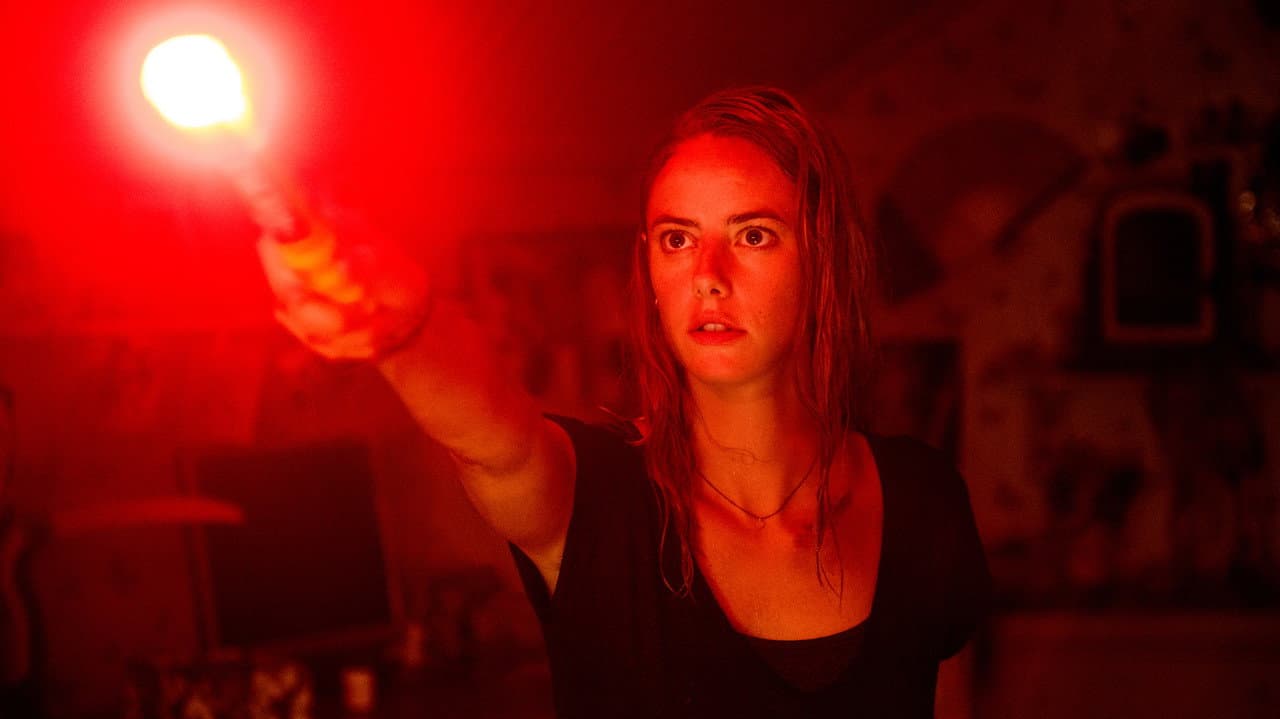 Crawl still 8
