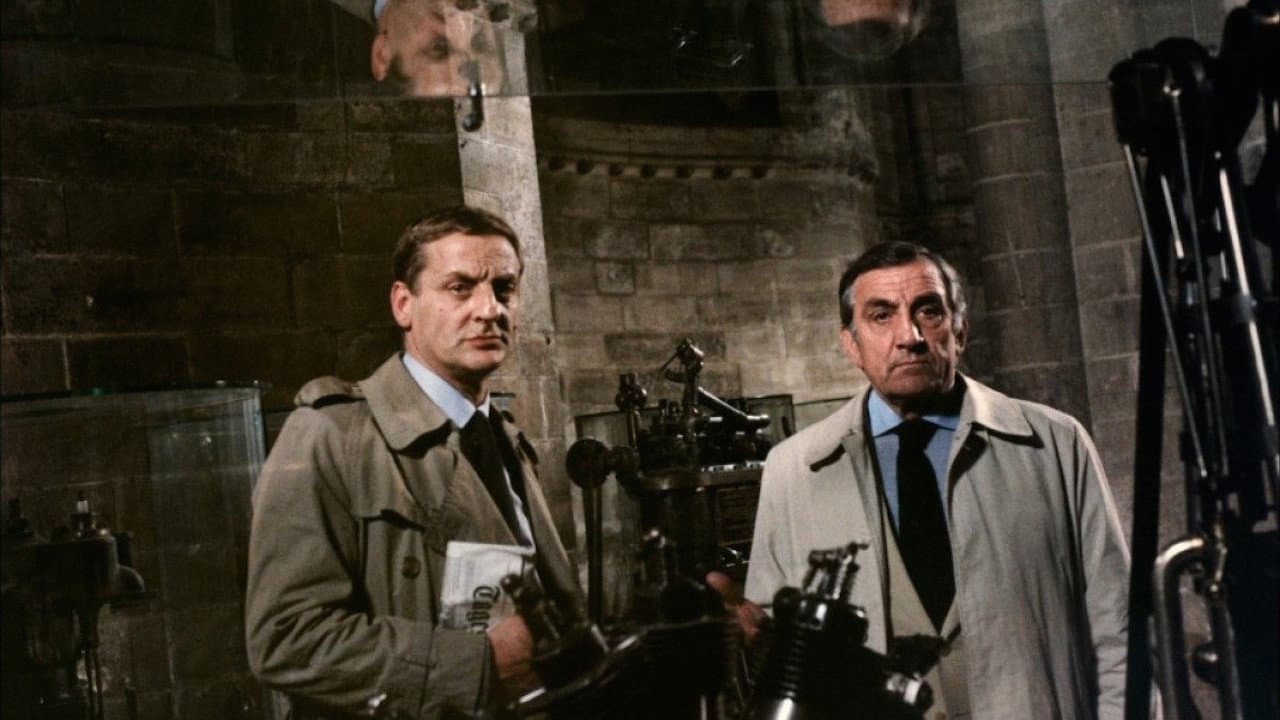 Spy, Stand Up still 6