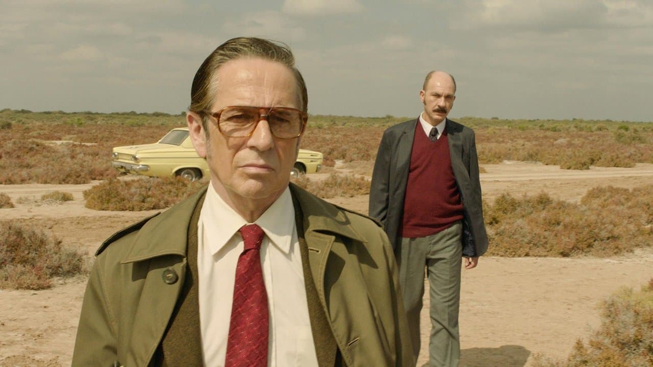 Rojo still 1