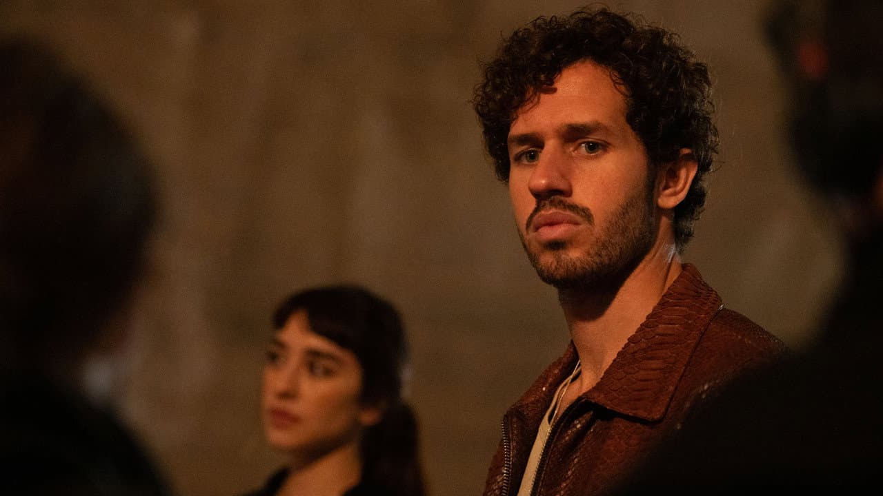 Masterplan Review: Tucci's Wild Mona Lisa Heist still 7