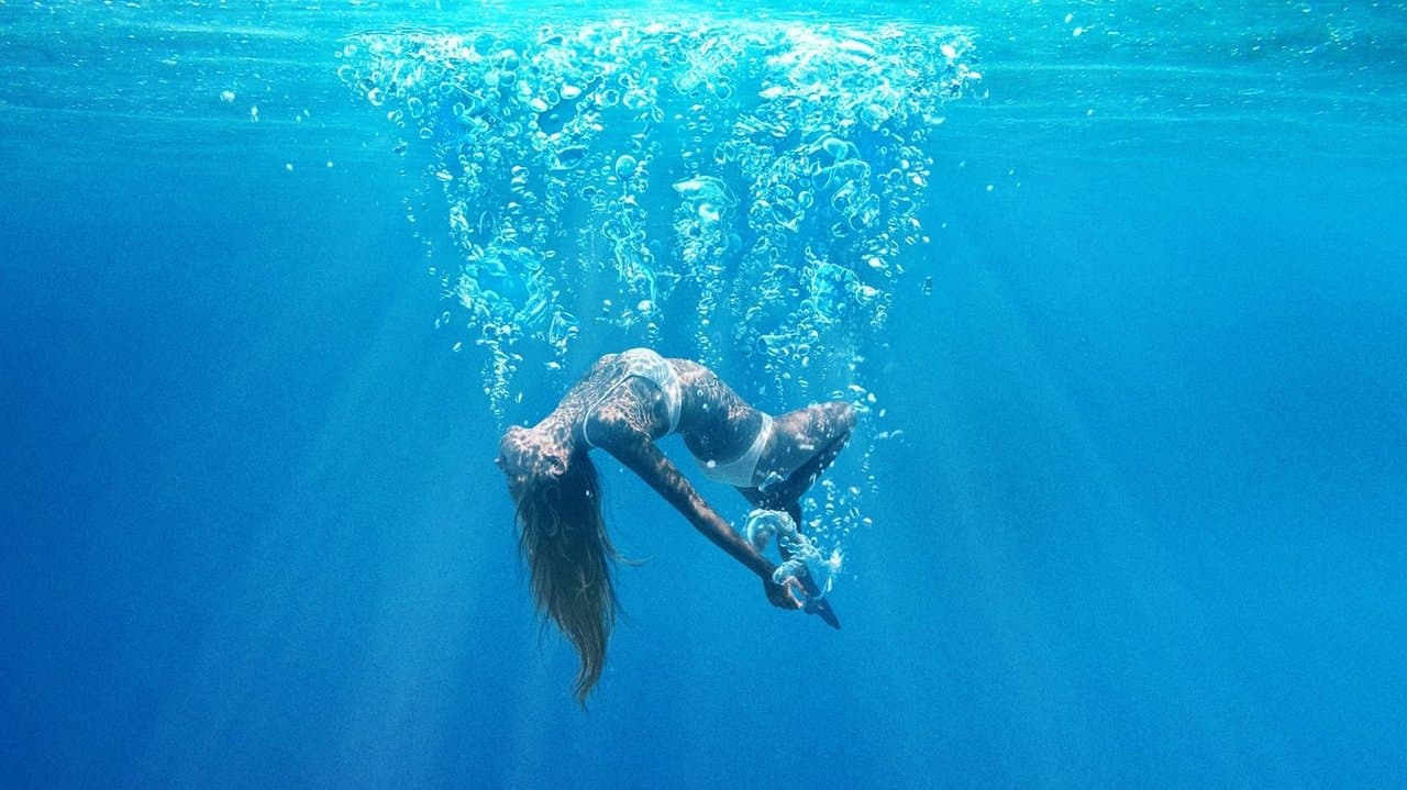 Under the Silver Lake still 2