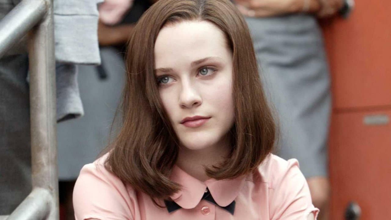 Pretty Persuasion still 4