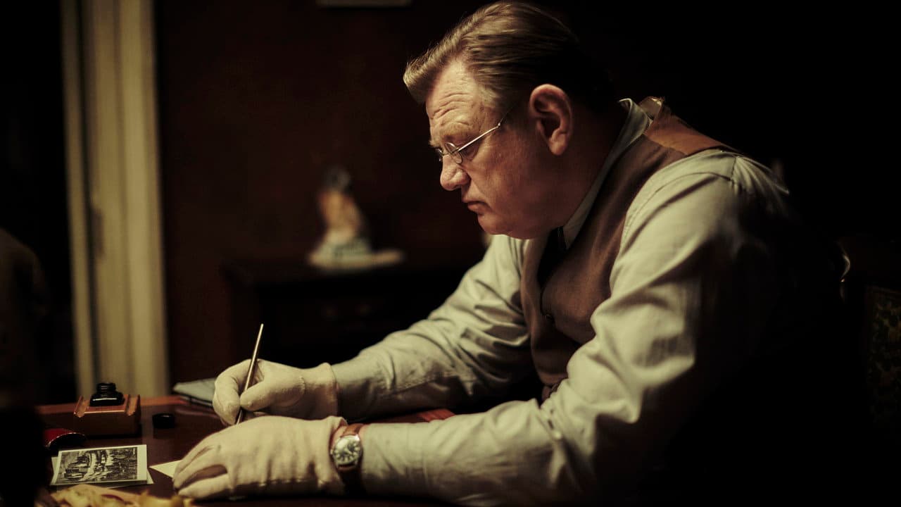 Alone in Berlin still 4