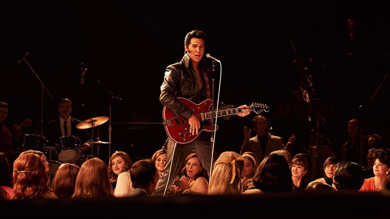 Elvis still 6