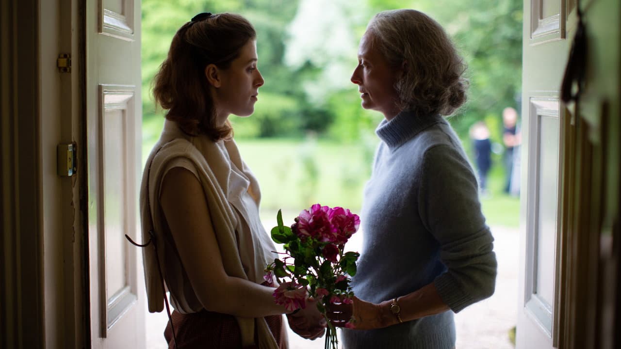 The Souvenir: Part II still 3
