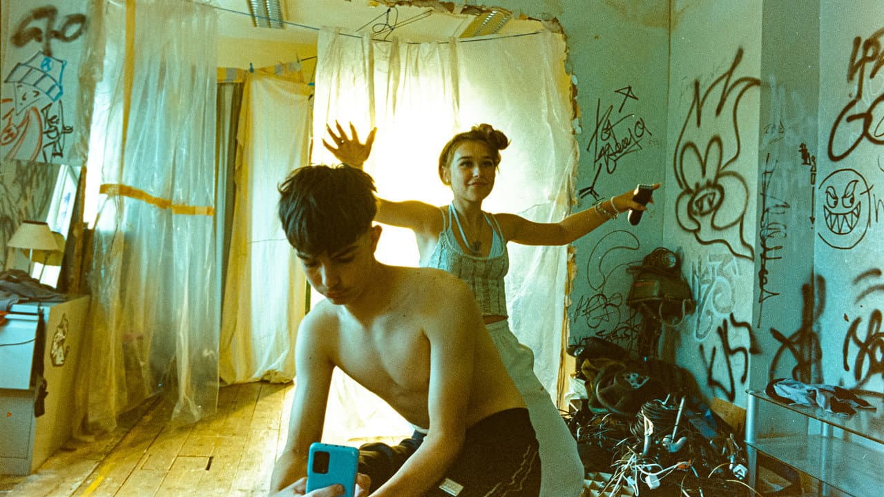 Bird still 3