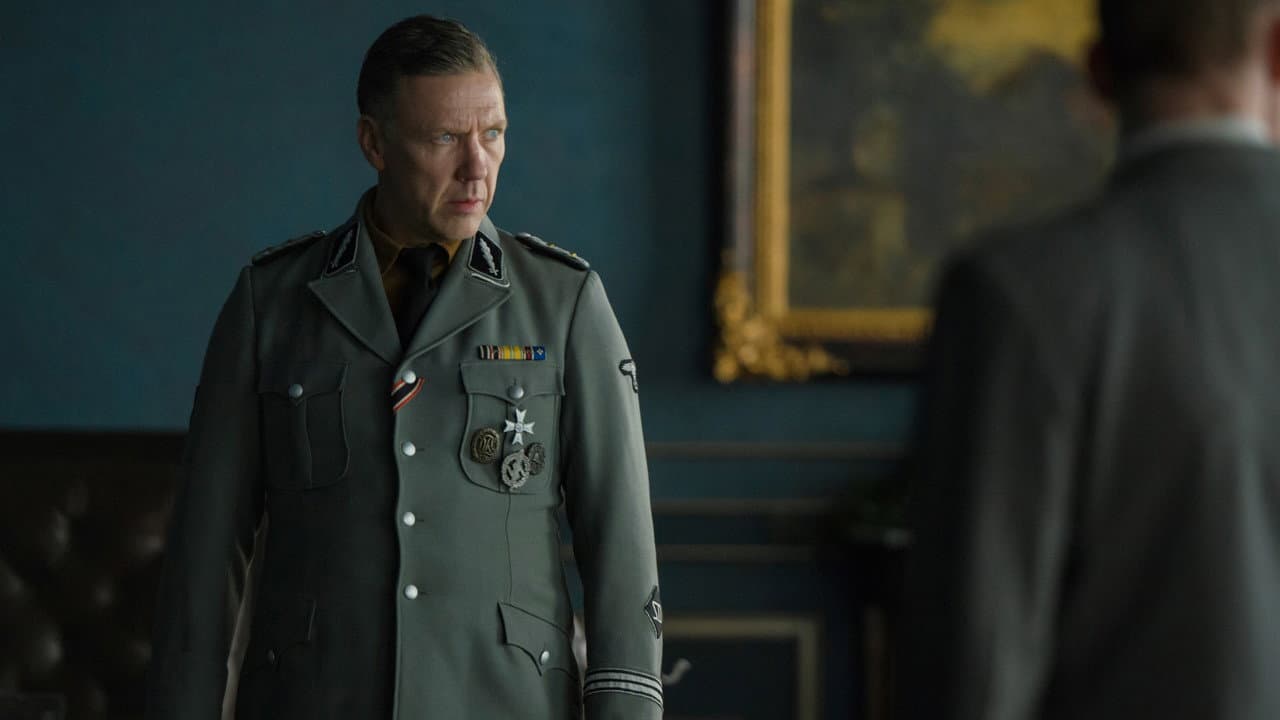 Alone in Berlin still 3