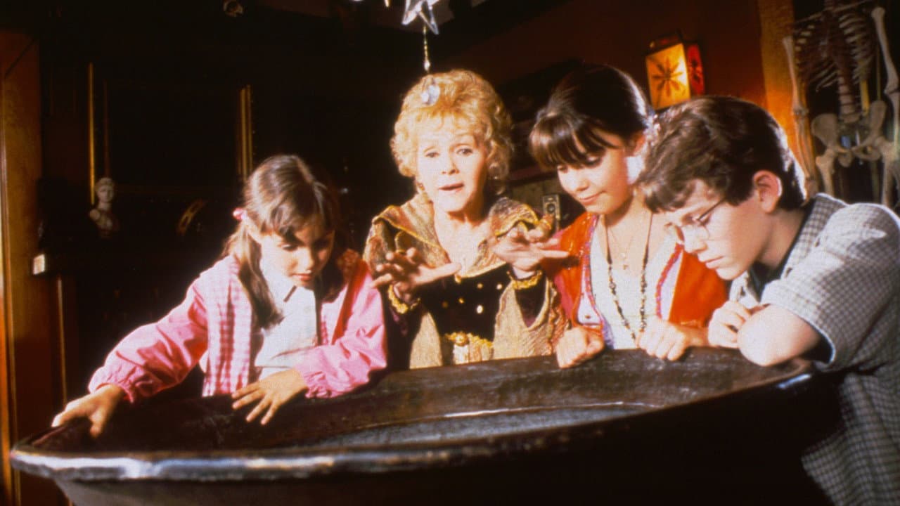 Halloweentown still 8