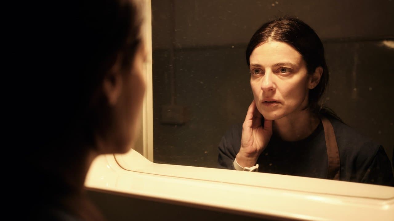 Elisa still 1