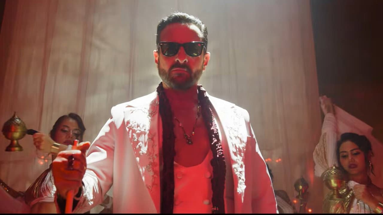 Haiwaan Review: Akshay vs Saif in Priyadarshan Thriller still 7