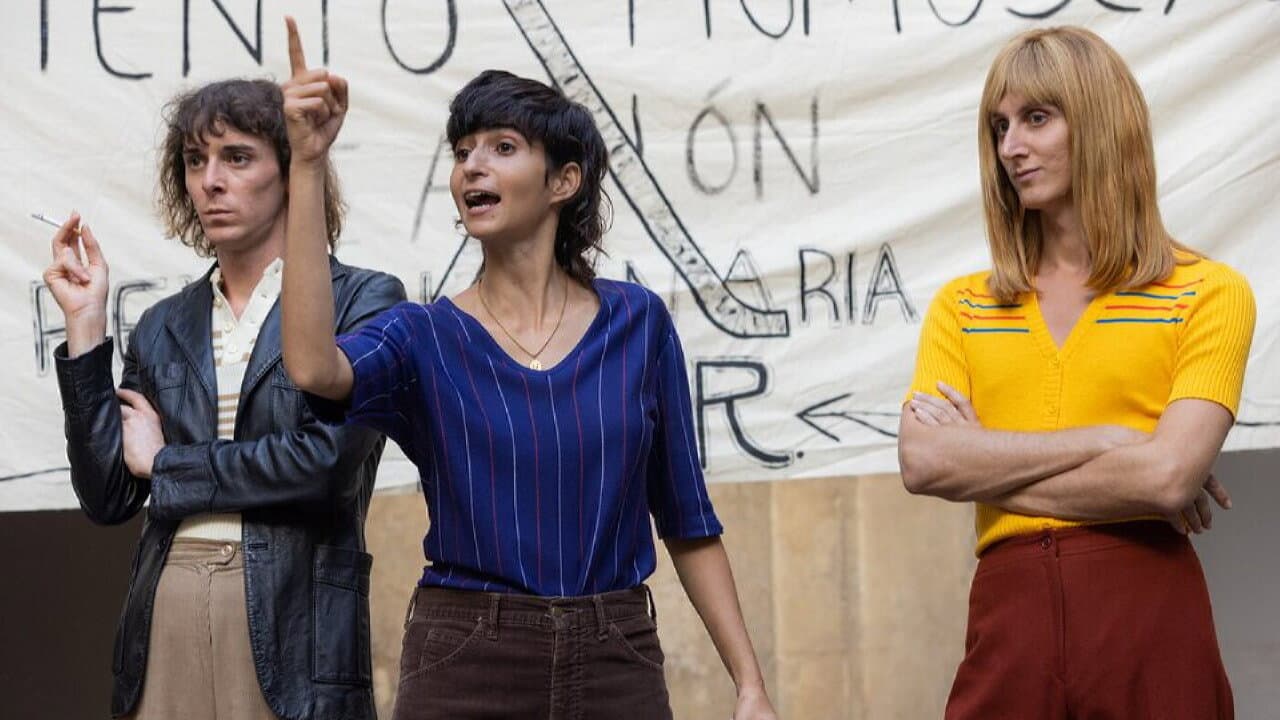 Love & Revolution still 4