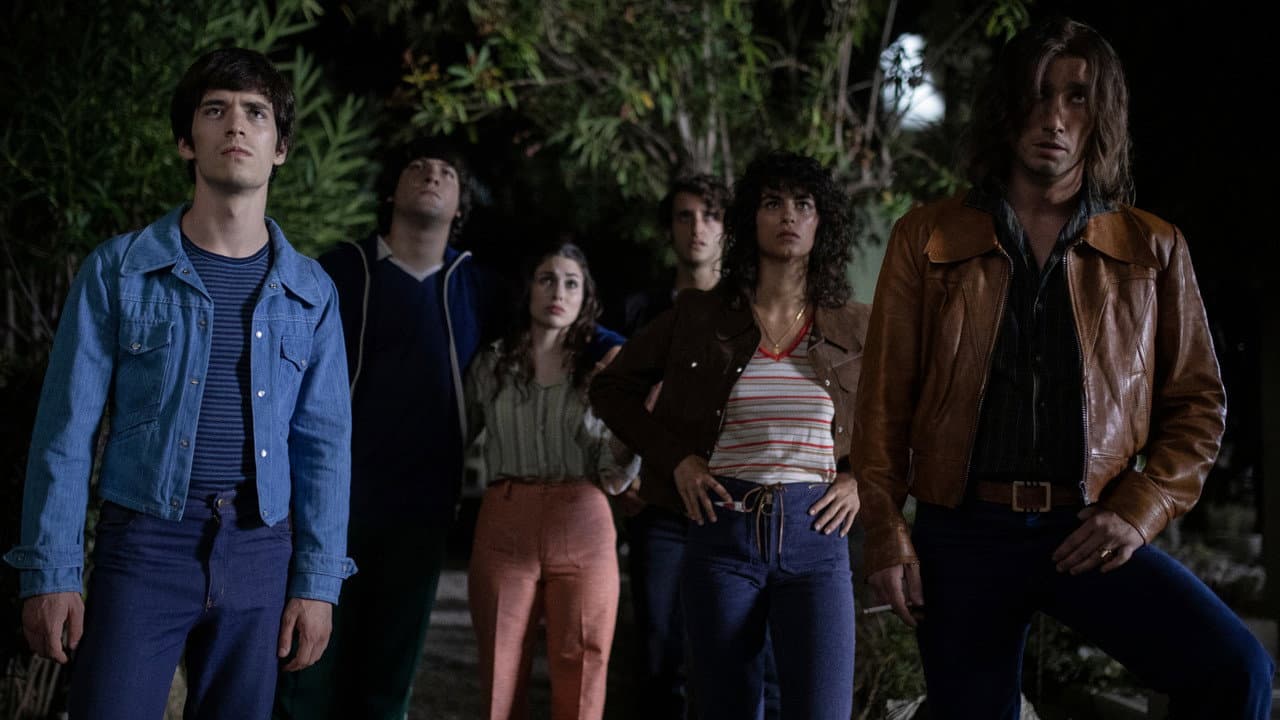 Outlaws still 8