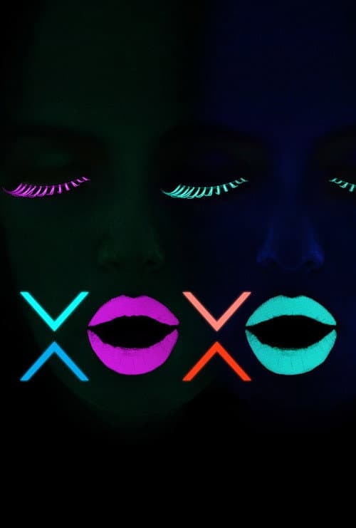 XOXO still 7