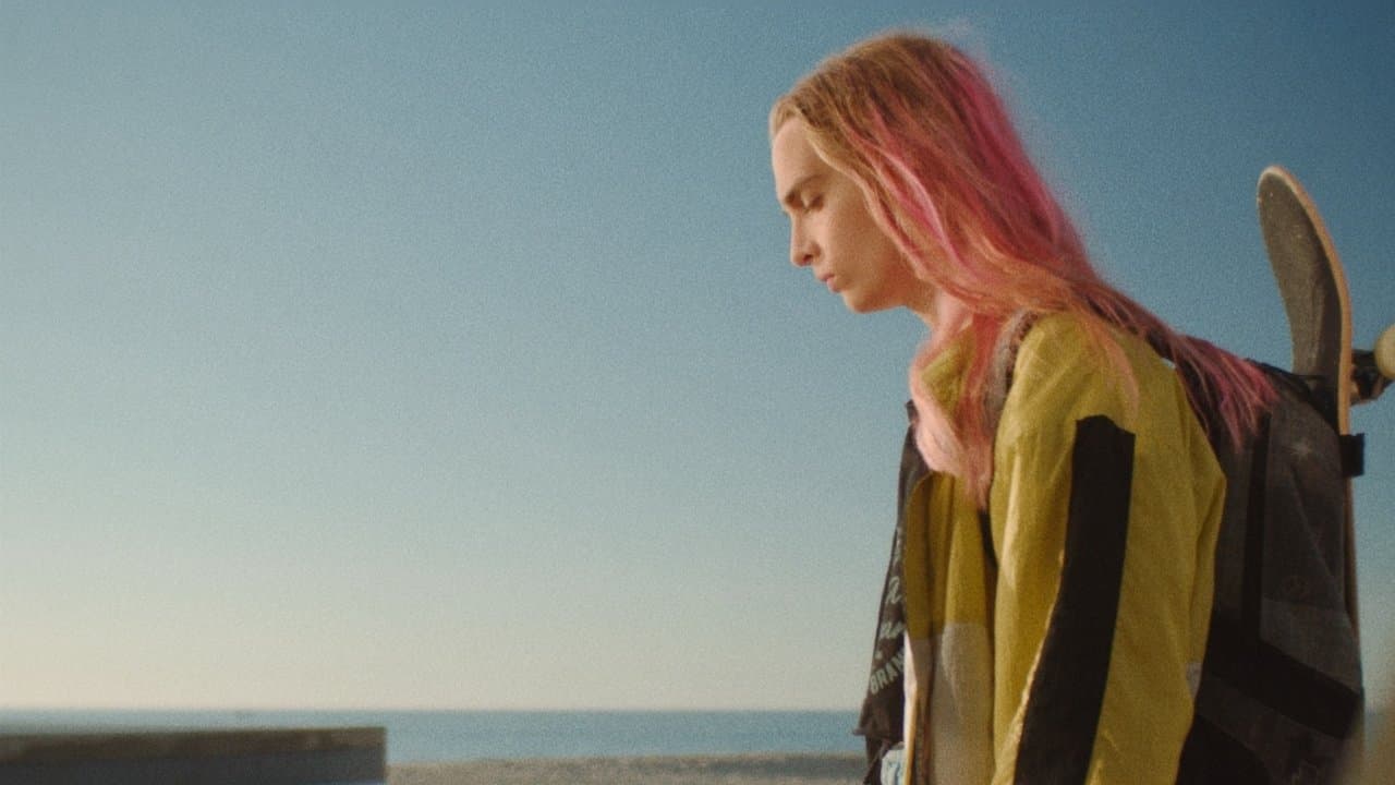 Lola and the Sea still 3