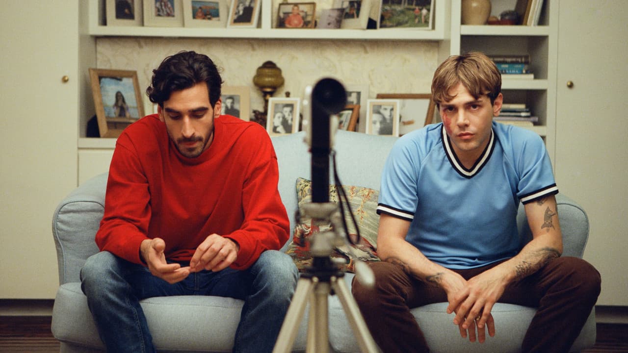 Matthias & Maxime still 1