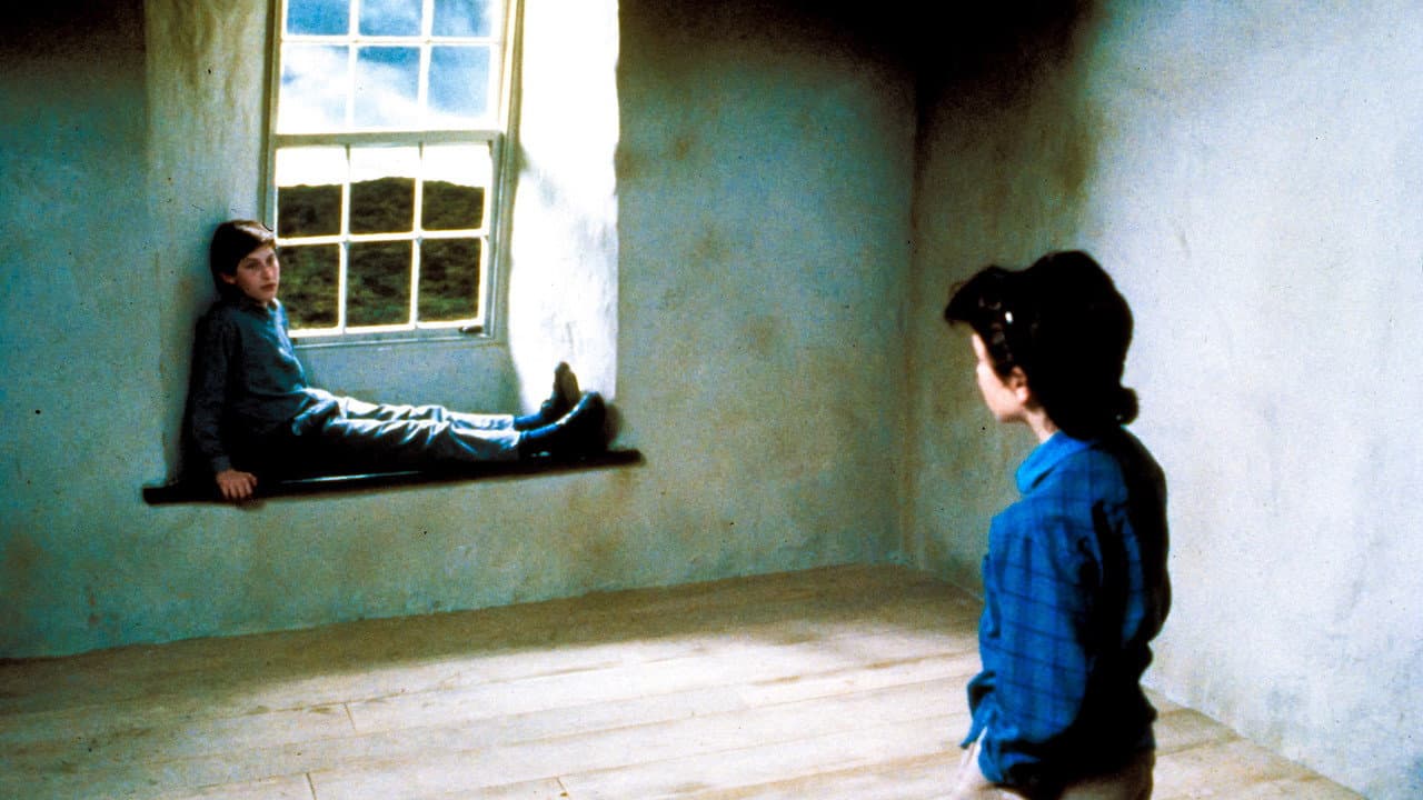 Paperhouse still 5