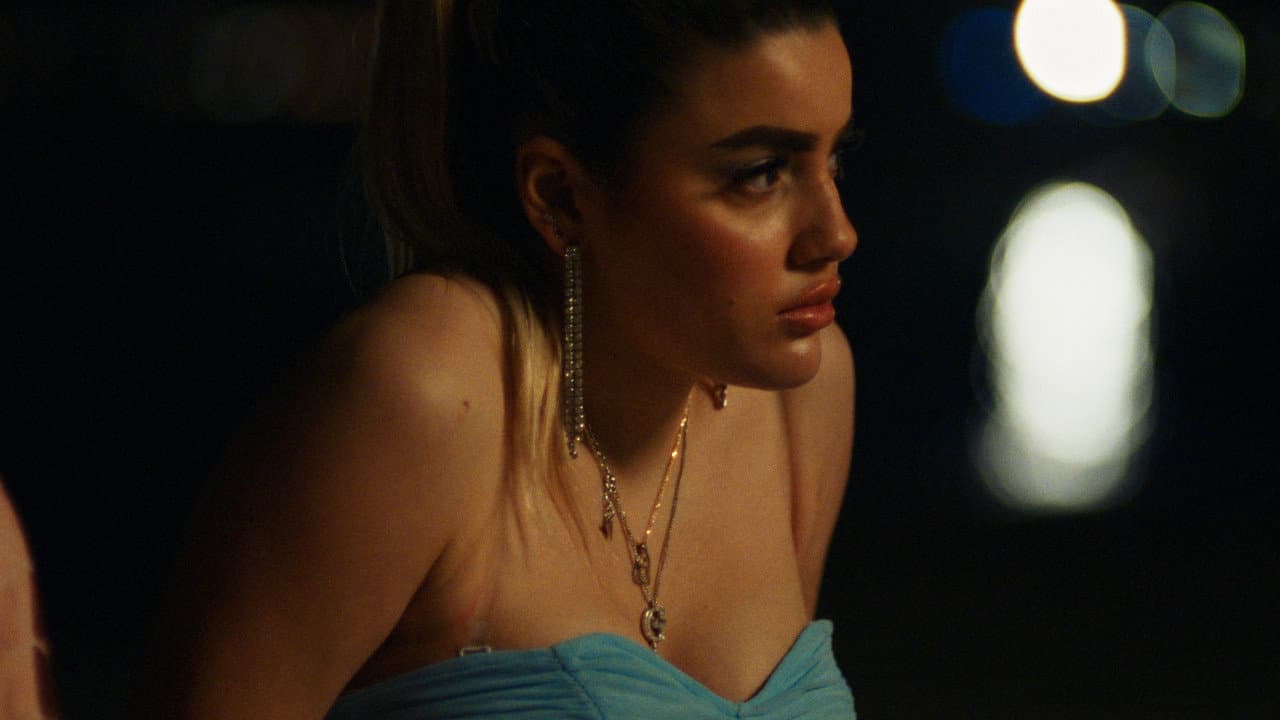 Wild Diamond still 4