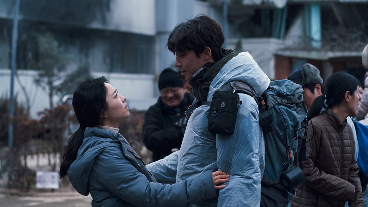 Concrete Utopia still 7