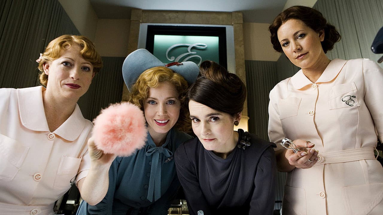 Miss Pettigrew Lives for a Day still 4