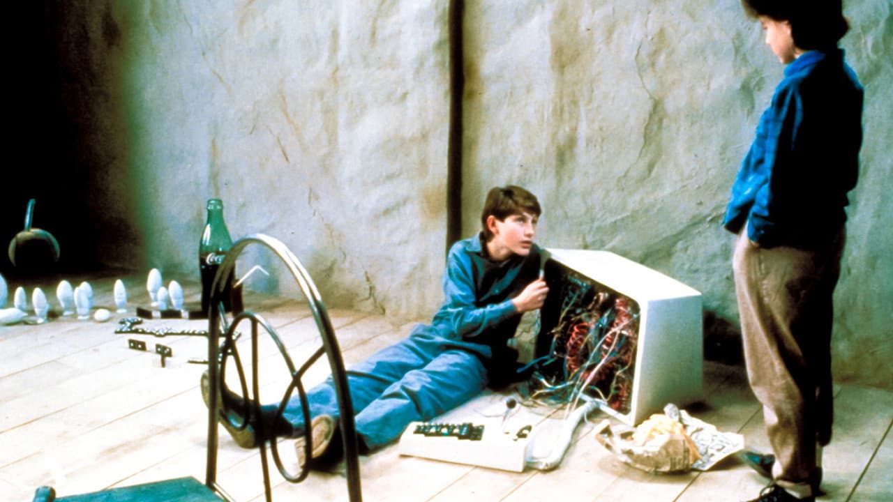 Paperhouse still 3