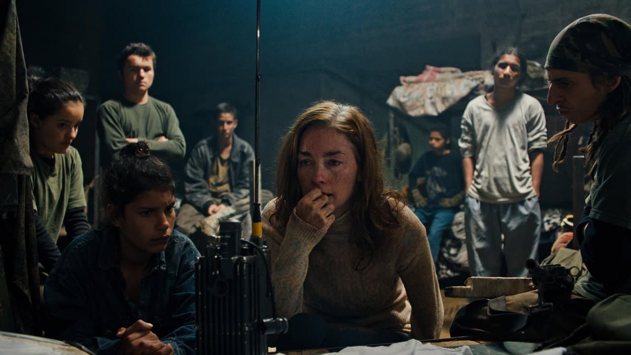 Monos still 4