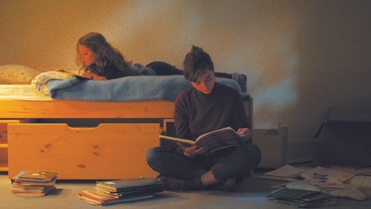 Petite Maman still 7