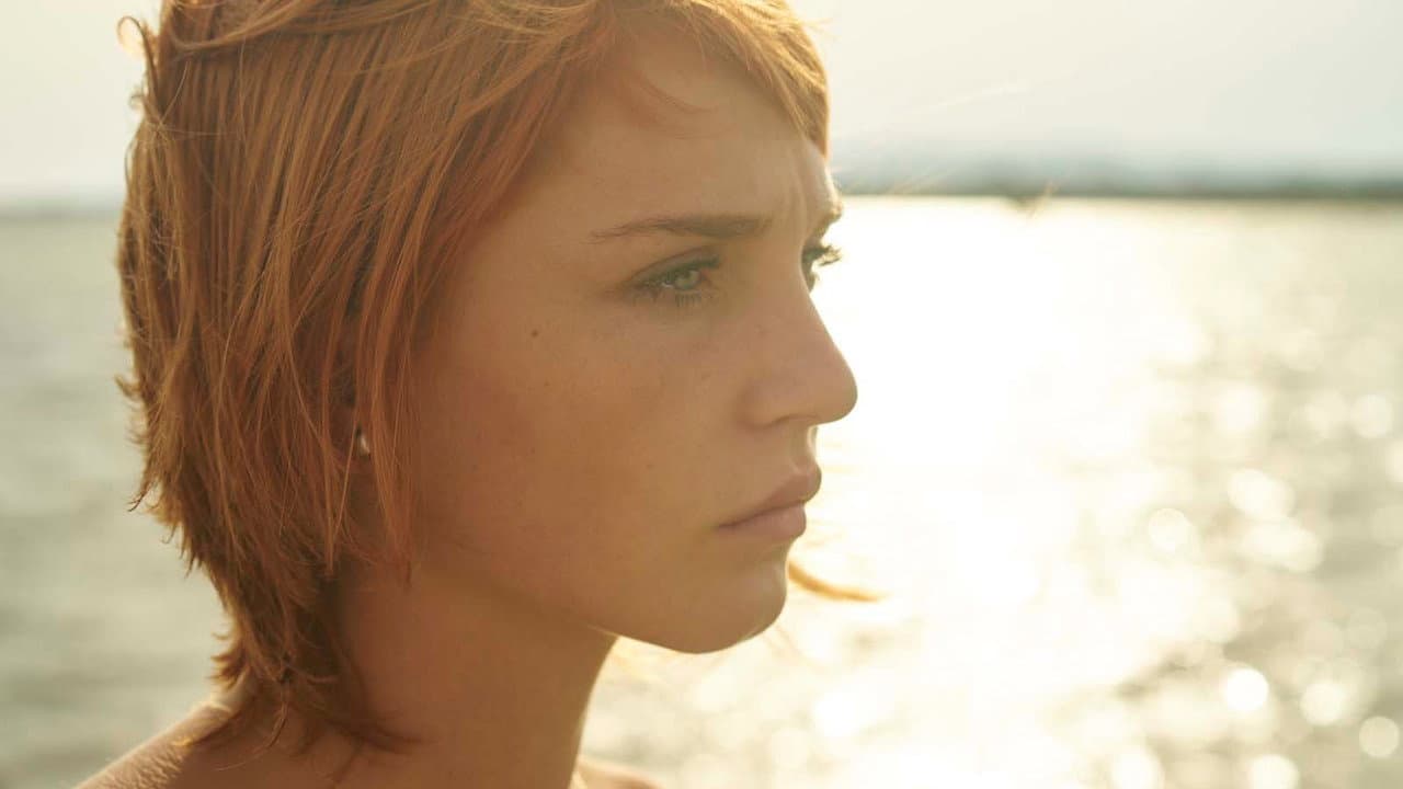 Luna still 3