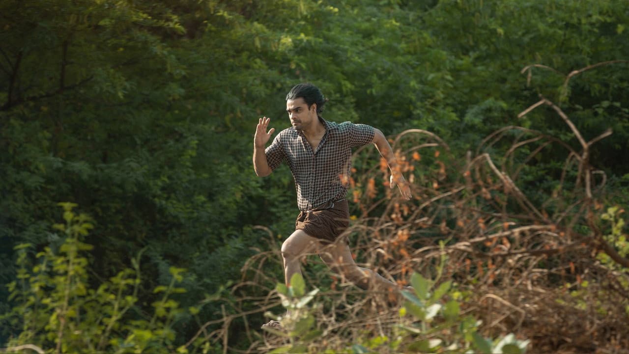 Minnal Murali still 4