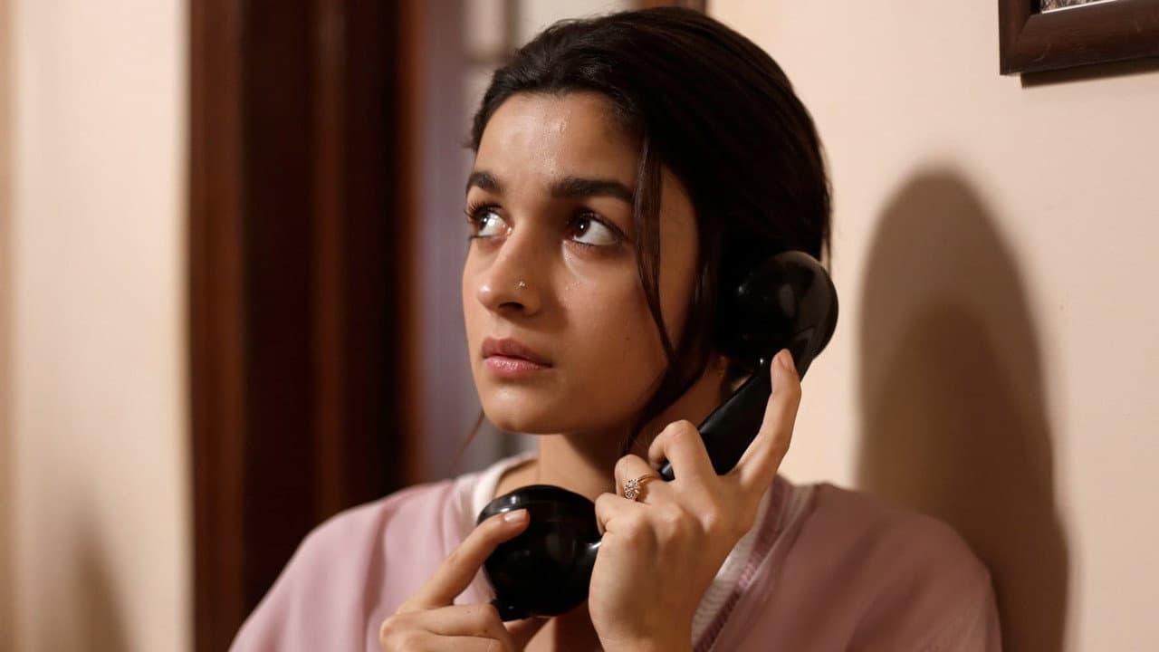 Raazi still 8