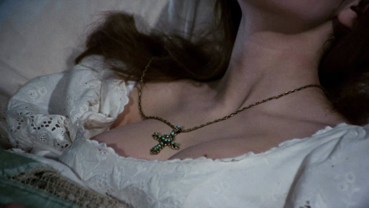 The Vampire Lovers still 7