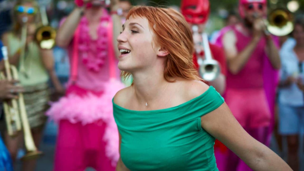 Luna still 5
