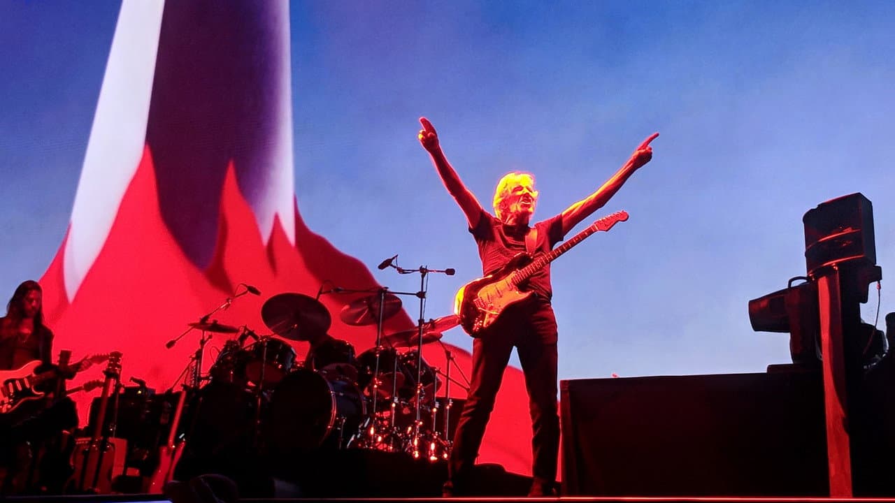 Roger Waters: Us + Them still 5