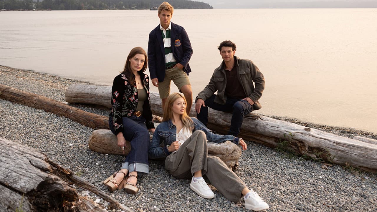 Crew Girl (2026) Review: Netflix's Rowing Drama