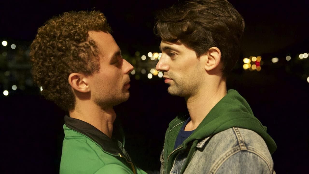 Paris 05:59 / Théo & Hugo still 5