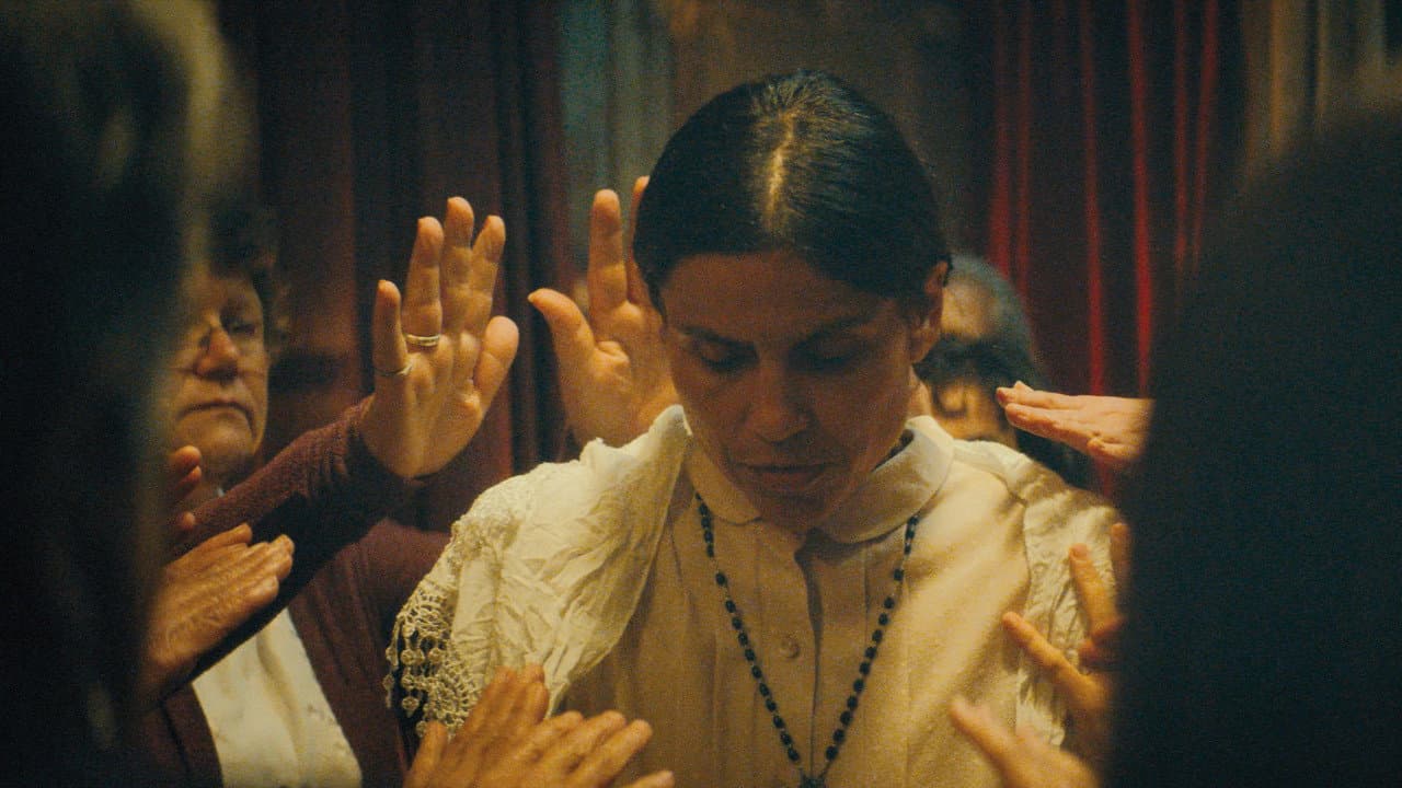 Clara Sola still 6